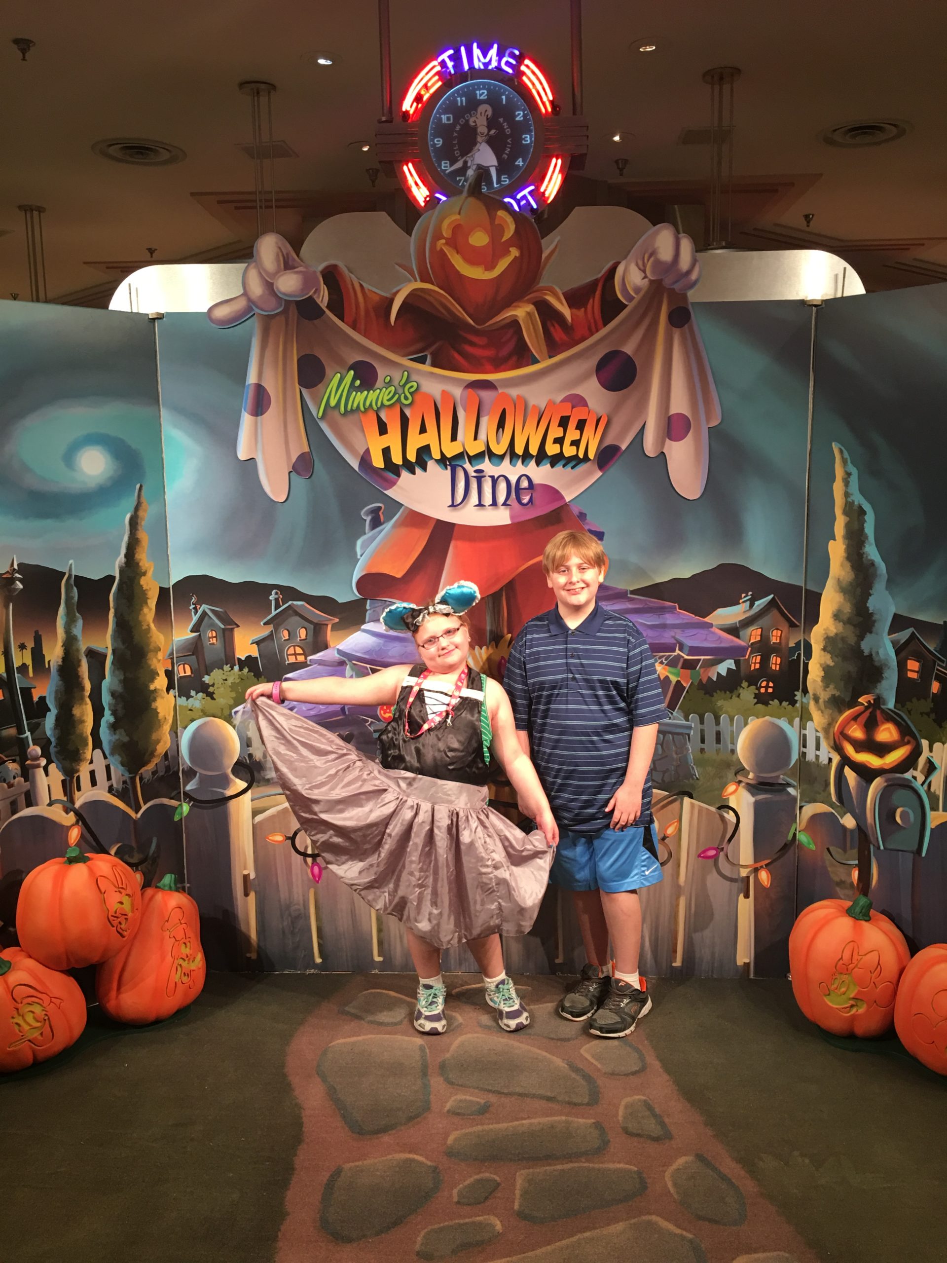 minniehalloweenanddinevinehollywoodstudios Pirates & Princesses