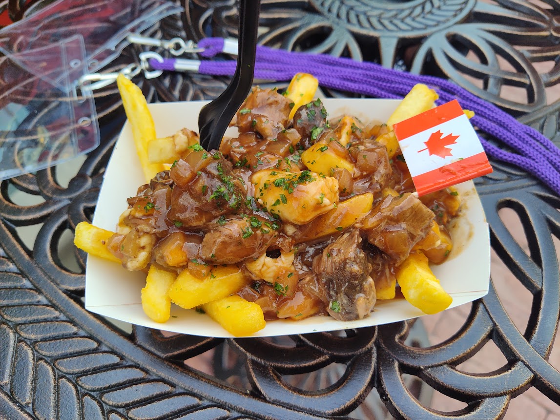 Prime Rib Poutine Review: Short Rib Poutine Mardi Gras Canada Location Universal Studios ...
