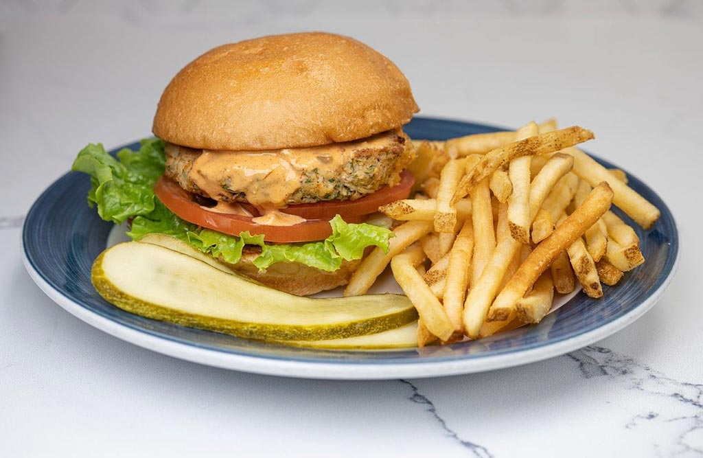 plazarestaurantcrabcakesandwich Pirates & Princesses